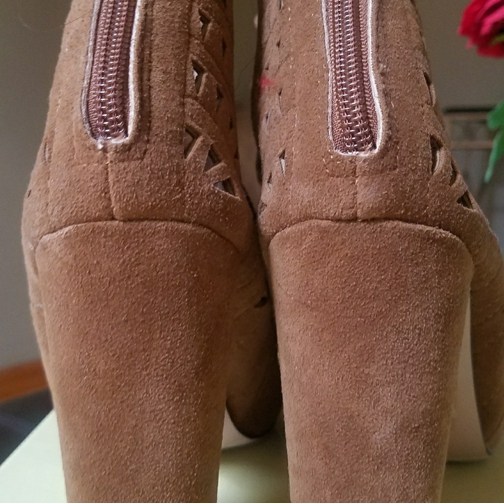 Lace up Sandals - Picture 3 of 3